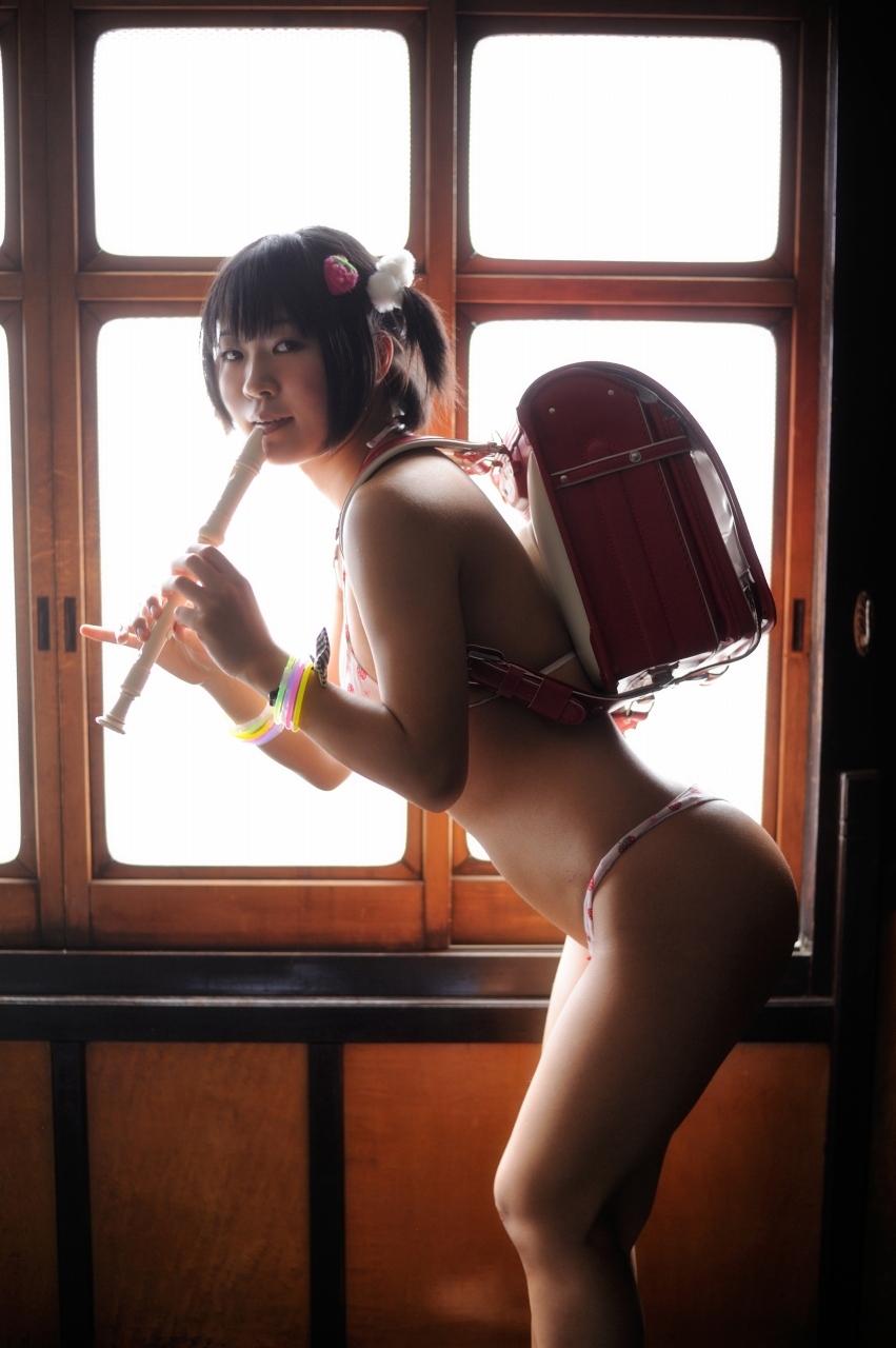 [Cosplay]  Hot Flute Student Pigtails & Perfect Ass 2